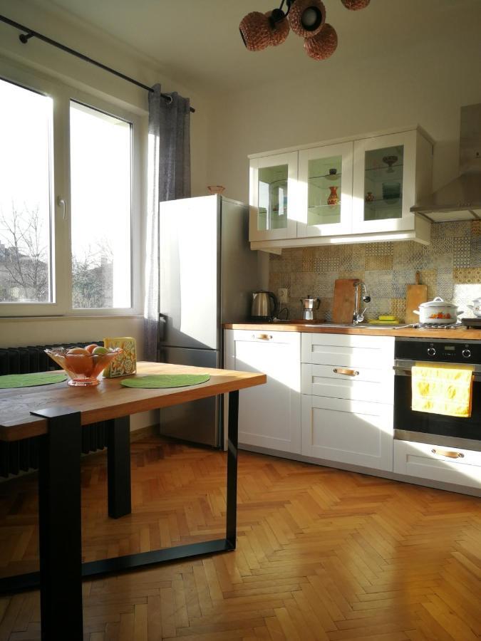 Apartemen Sunny Downtown For 4